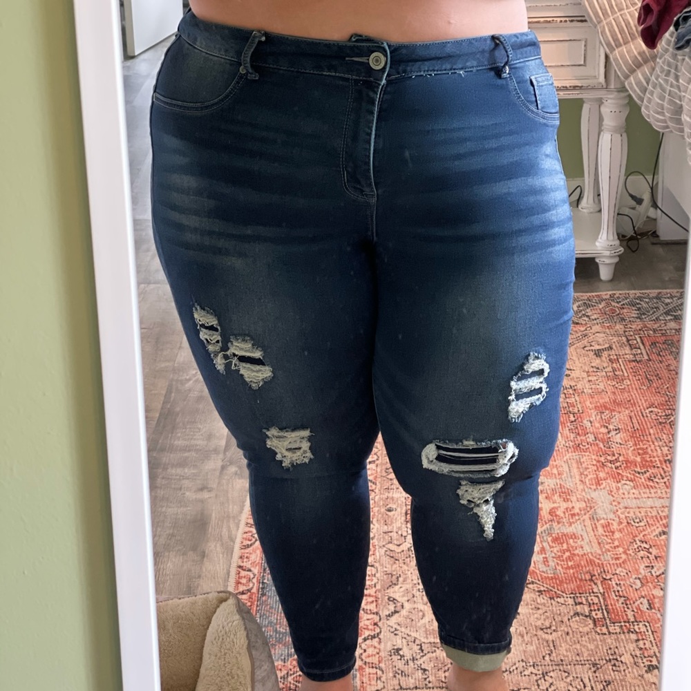 Maurices distressed skinny jeans